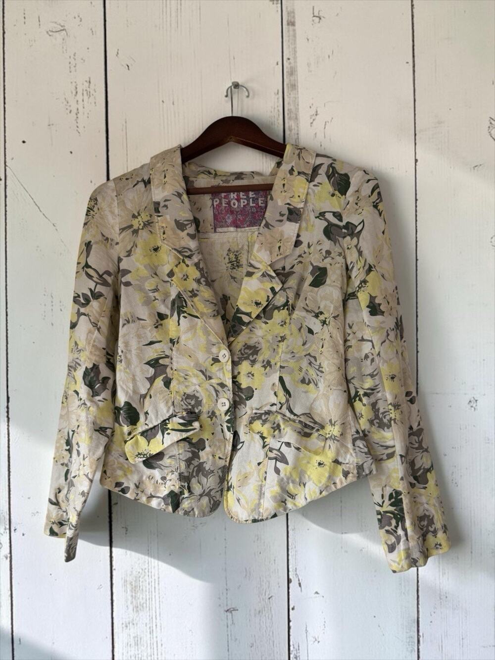 Free People Women's Linen Blend Floral Cropped Jacket Long Sleeve Size 4 Blazer